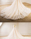 Élégant V lacet d'encolure longues robes de mariée de queue, robes de mariée faites personnalisées, robes de mariage bon marché, WD218