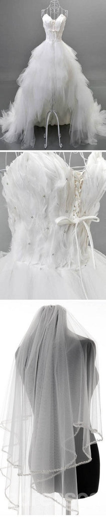 Einzigartiger Stil hallo niedriges Schätzchen weiße Tüllspaghettihochzeitskleider mit der Feder, WD0067